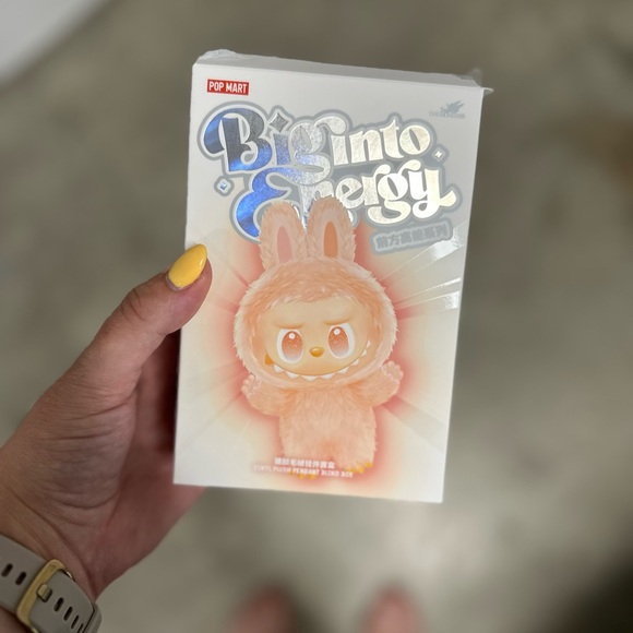 Labubu • Big Into Energy • Happiness - Picture 4 of 6